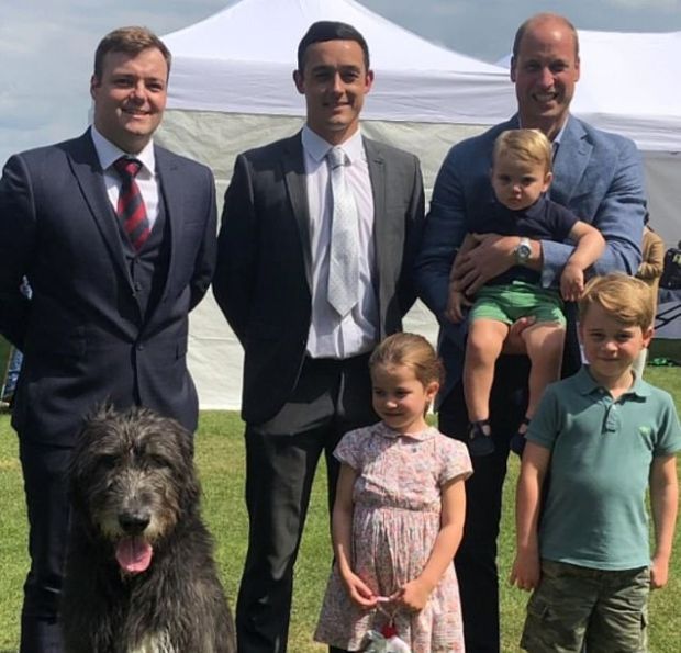 article-7272773-16347192-302_636x611